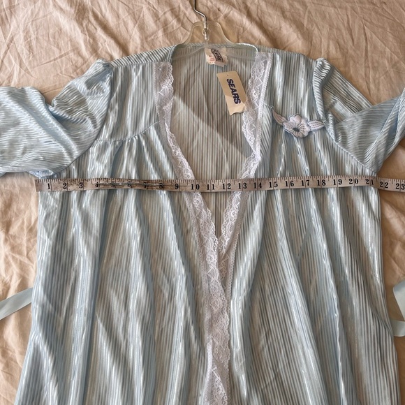 NWT Vintage 70s 80s Baby Blue Pleated Nightgown & Robe Set - Picture 10 of 15